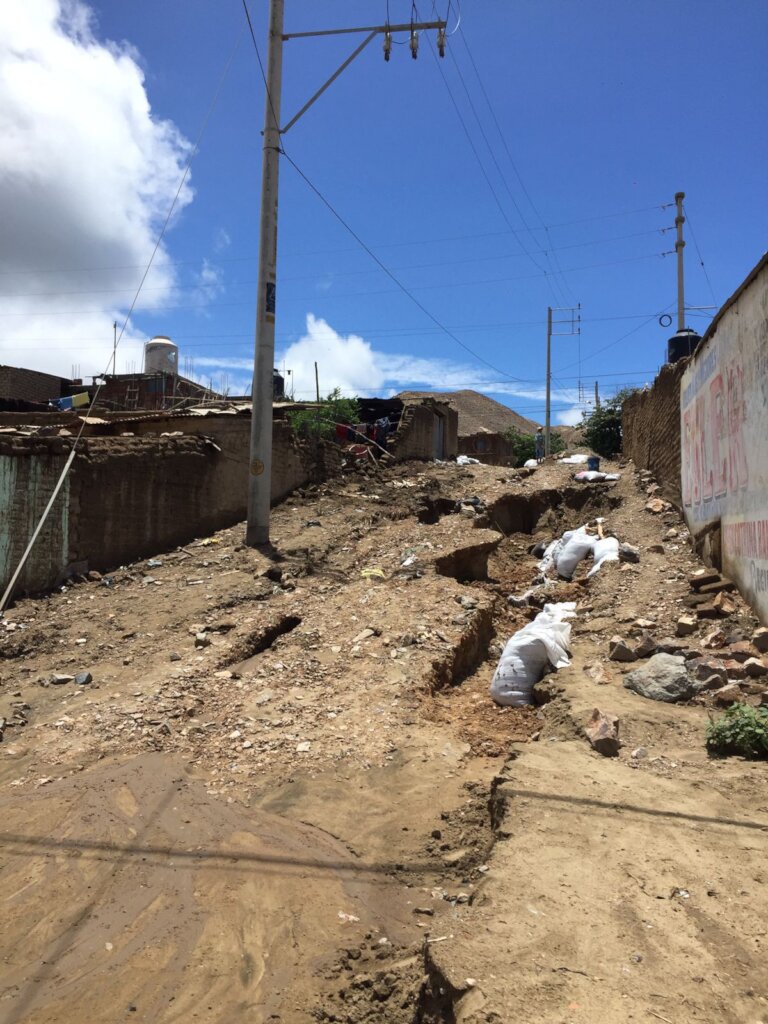 Flood relief for families in Pacasmayo, Peru