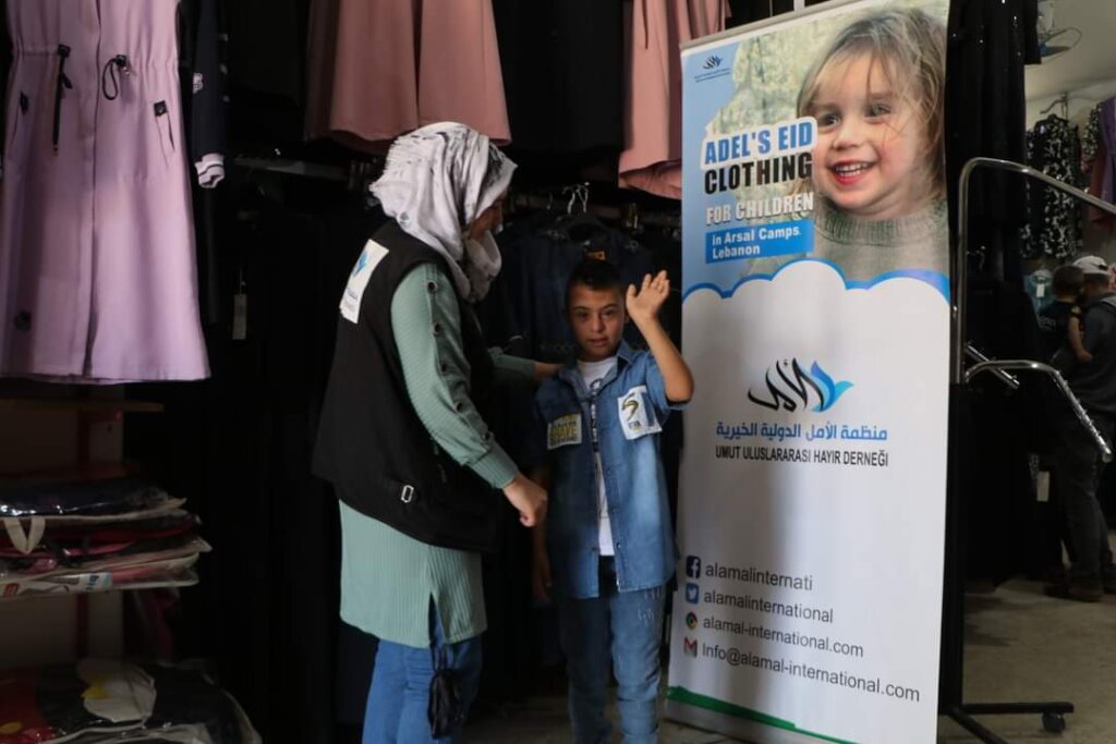 Buy new clothes for 200 Syrian orphans north Syria