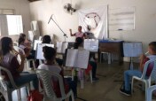 Education through music for Brazilian teenagers