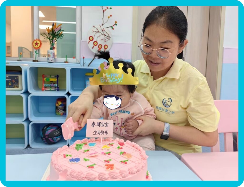 Mama Zhang was celevrating Xiaoyu's birthday