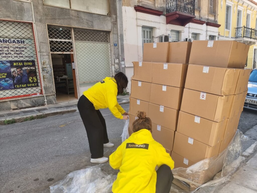 Providing food with compassion to refugees, Greece