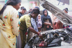 Maintenance training with vehicle driving