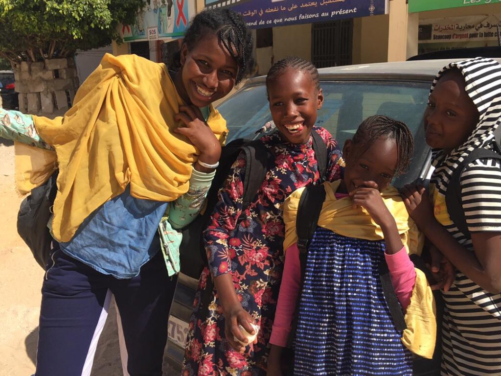 Girls returning to school in Mauritania