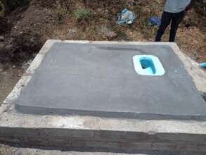 Tunu and Oliver's New Toilet!