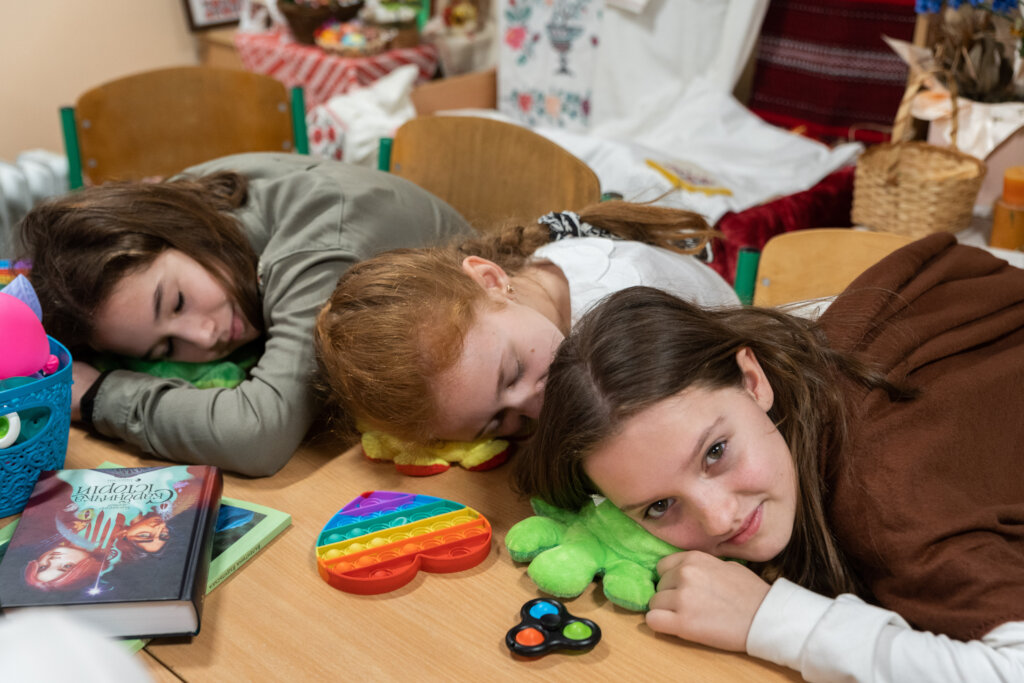 Provide Chest for Shelter to 10 Ukrainian Schools