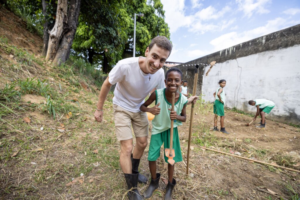 Feed & Educate: Keep Kids Safe in Brazil's Favelas