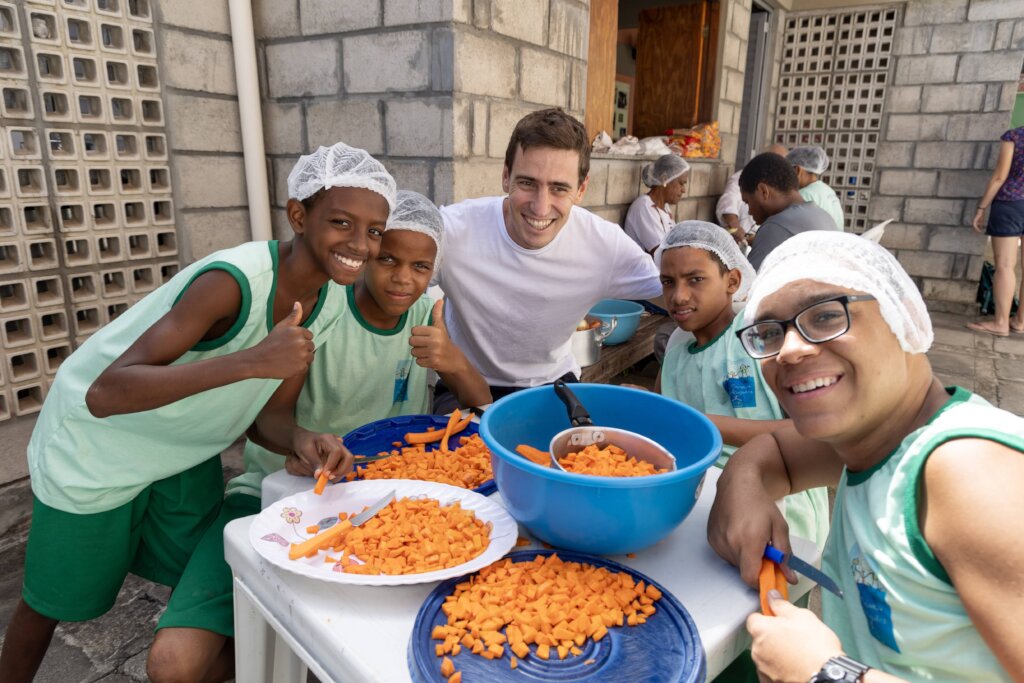 Feed & Educate: Keep Kids Safe in Brazil's Favelas