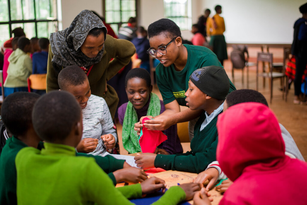 Empower 2500 girls in Tanzania: Sew self made pads
