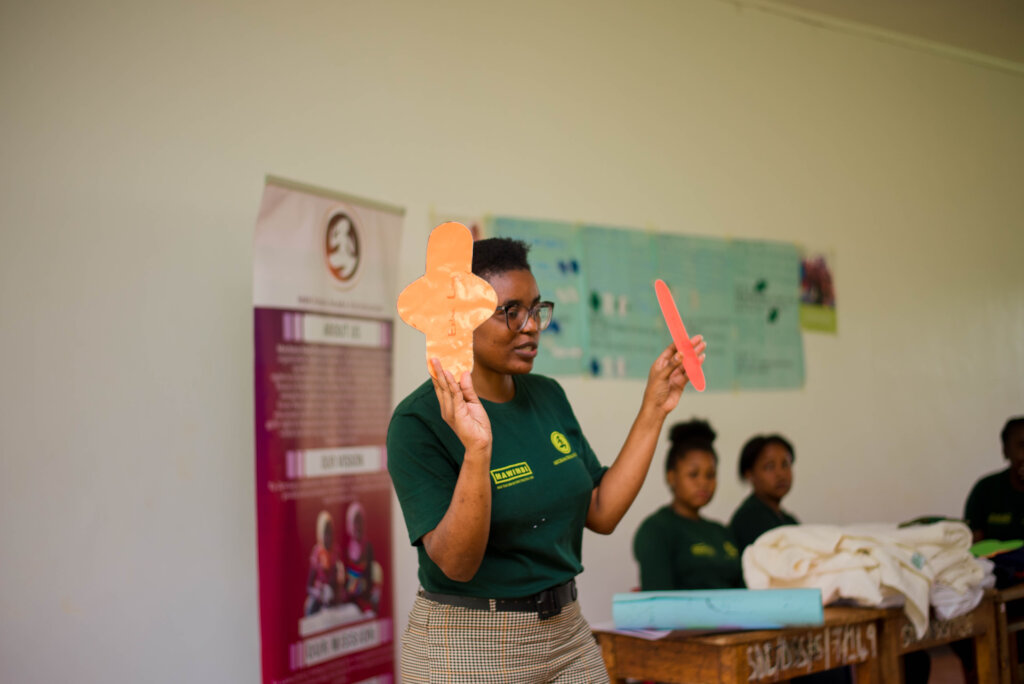 Empower 2500 girls in Tanzania: Sew self made pads