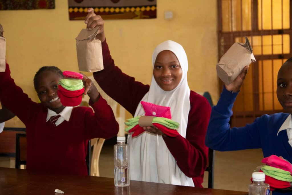 Empower 2500 girls in Tanzania: Sew self made pads