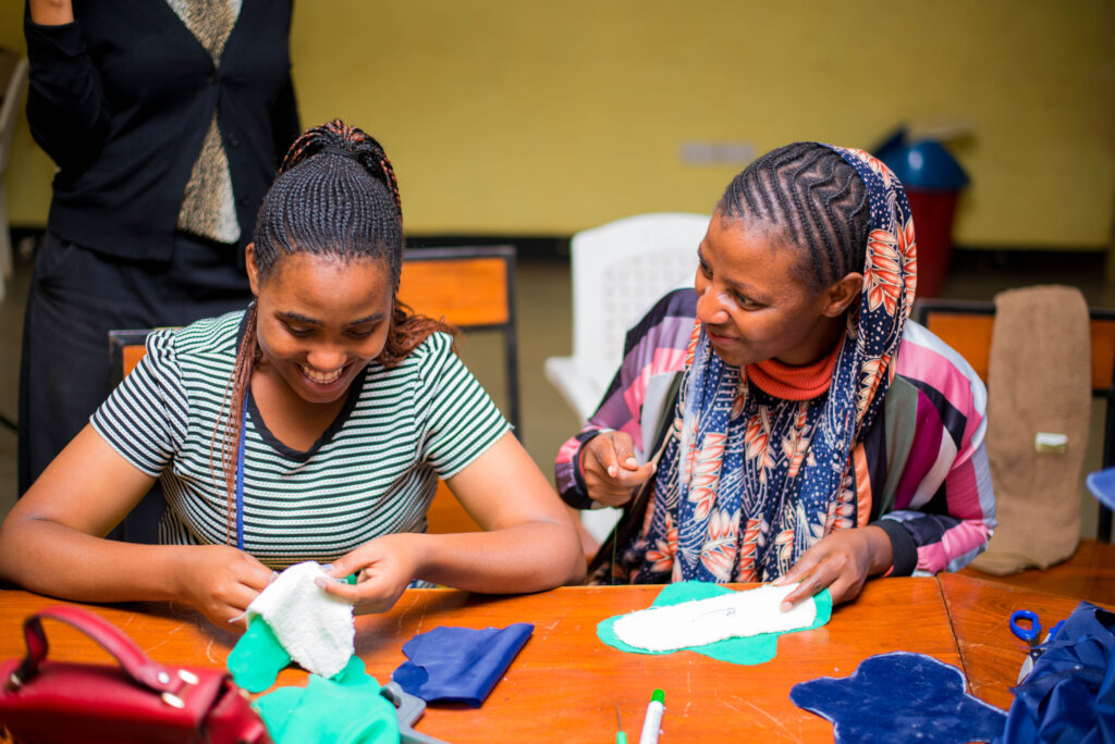 Empower 2500 girls in Tanzania: Sew self made pads