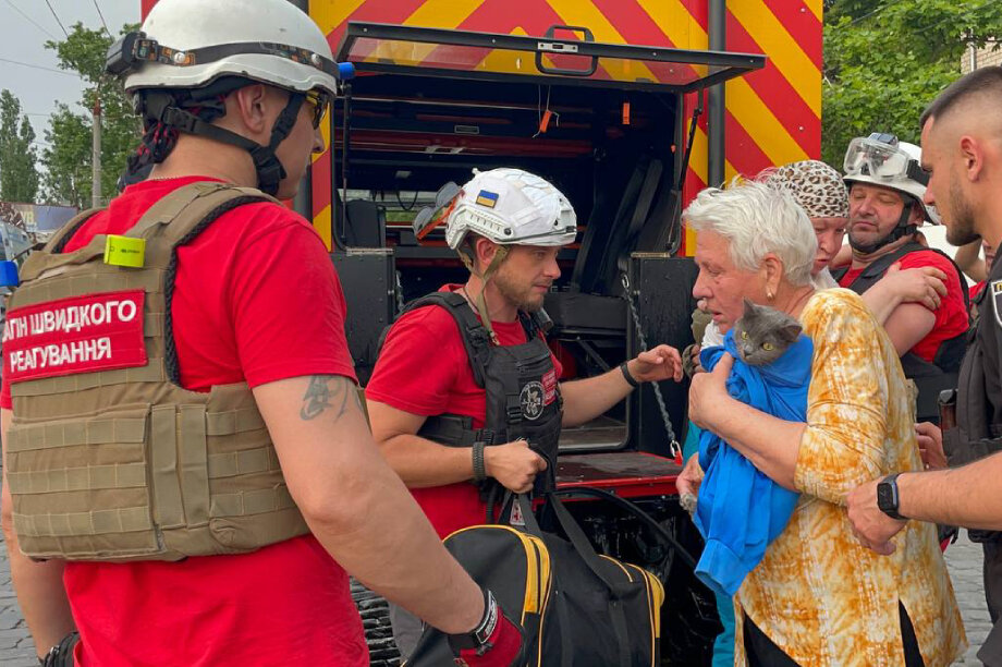 Kakhovka Dam. Help Ukrainian Red Cross save people
