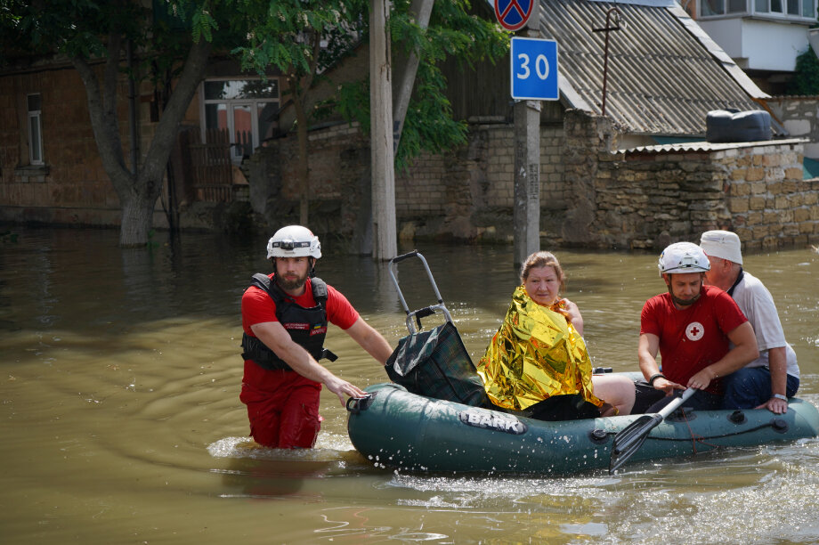 Kakhovka Dam. Help Ukrainian Red Cross save people