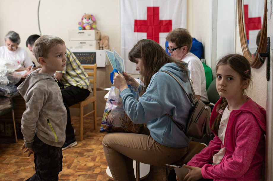 Save kids with Ukrainian Red Cross