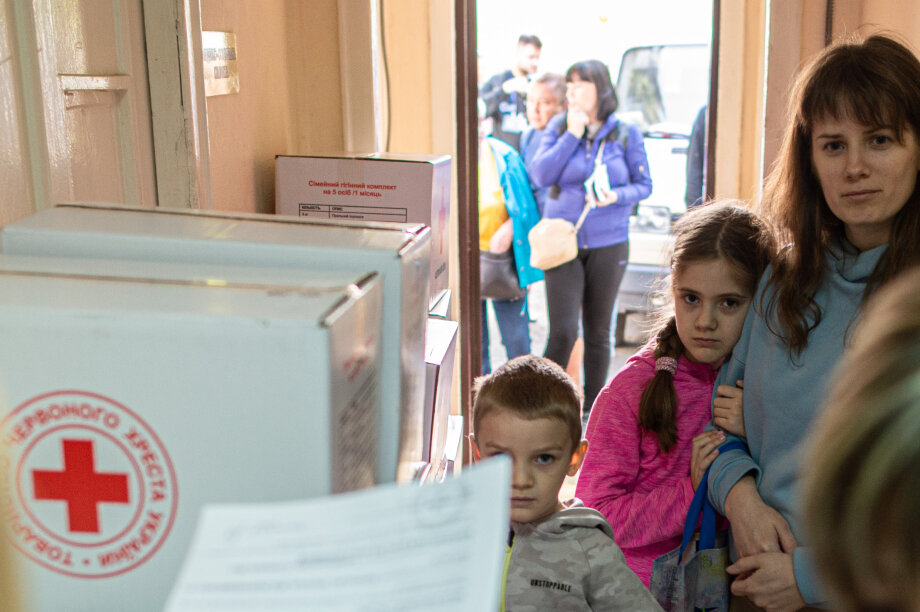 Save kids with Ukrainian Red Cross