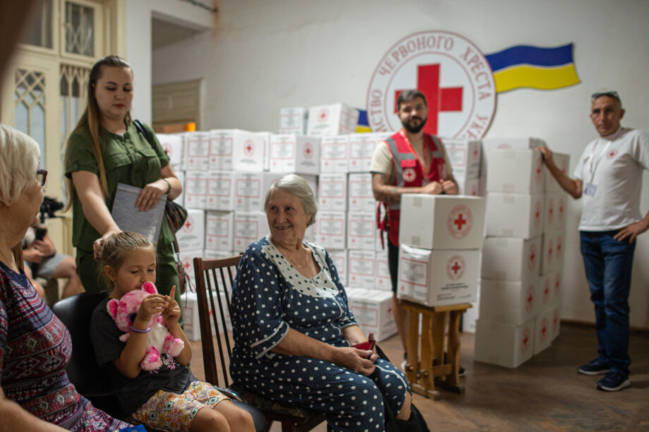 Save kids with Ukrainian Red Cross