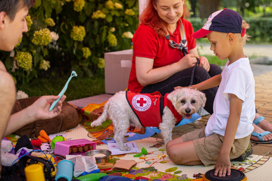 Save kids with Ukrainian Red Cross