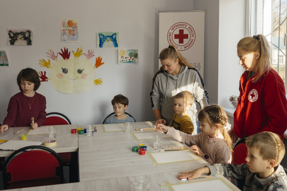 Save kids with Ukrainian Red Cross