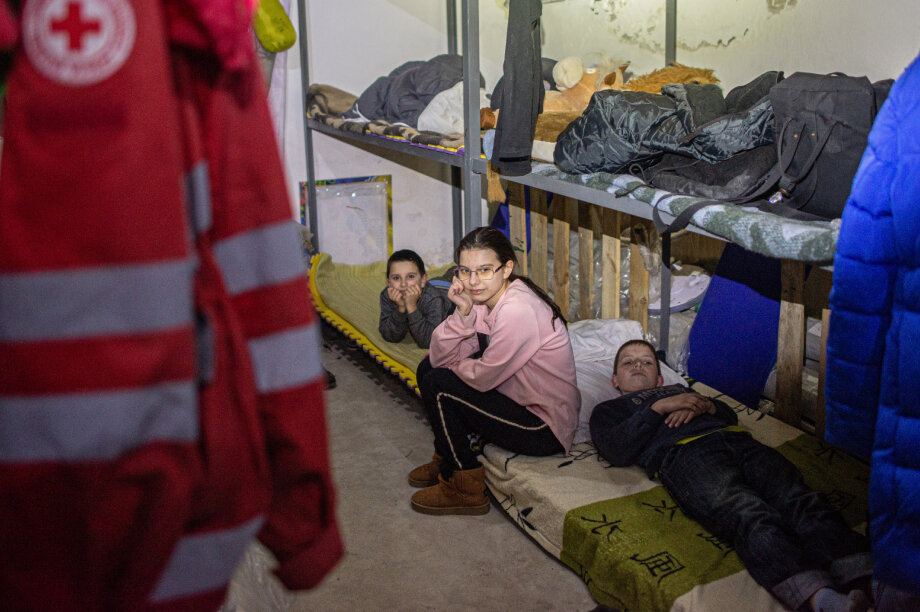 Save kids with Ukrainian Red Cross