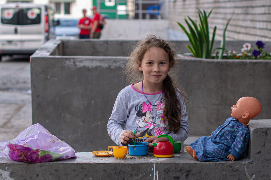 Save kids with Ukrainian Red Cross