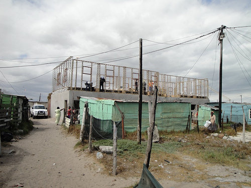 Ecovillage: Uplift 20000 squatters in South Africa