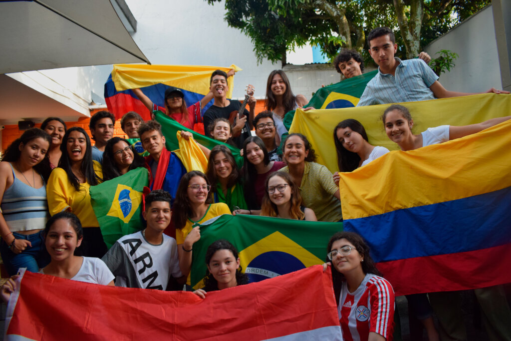 Support 20 young leaders to change Latam's future