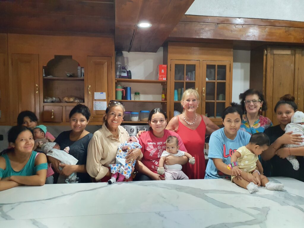 House of Life Mama and Baby Shelter - San Salvador