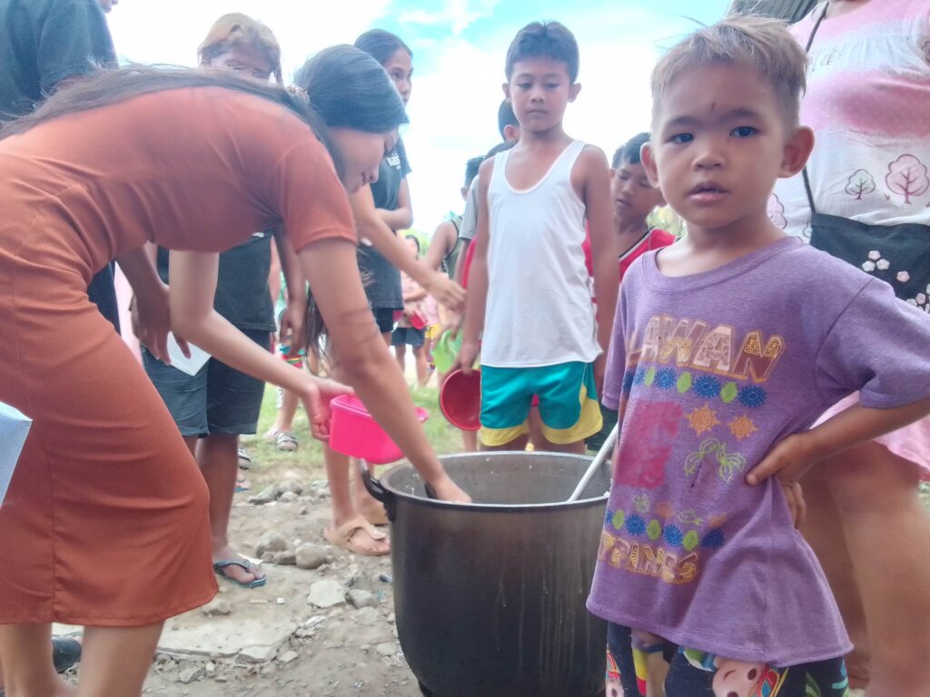 Support Mt. Mayon evacuees in the Philippines