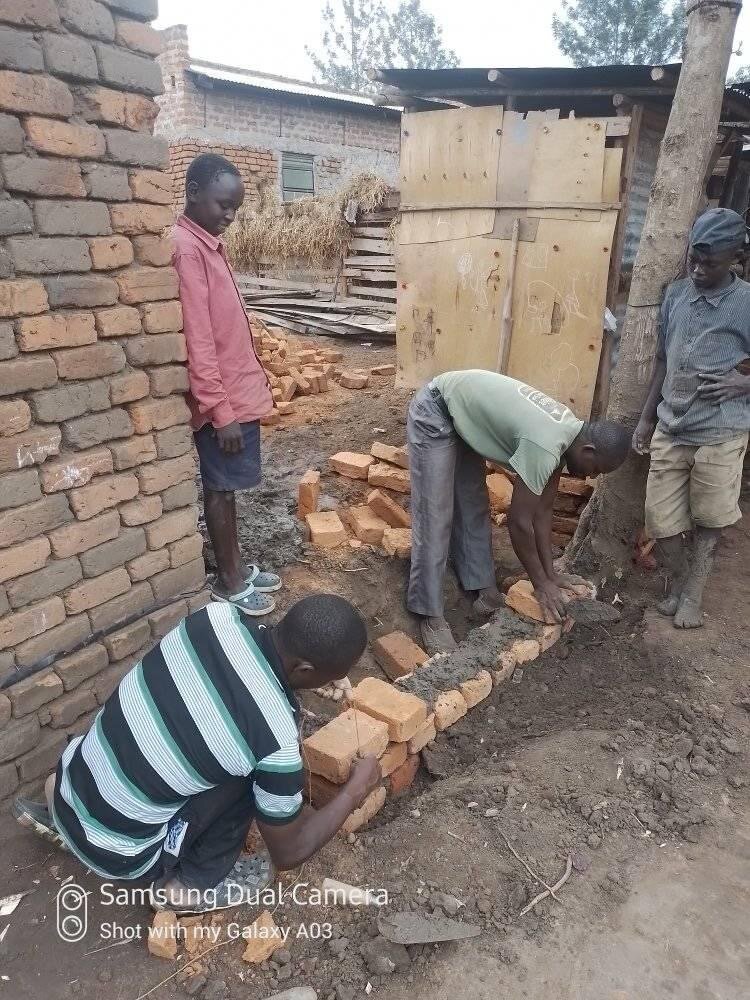Food, water and healthcare for Ugandan children