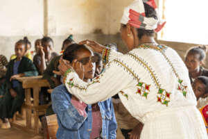 Woyinshet testing Abiyia's vision