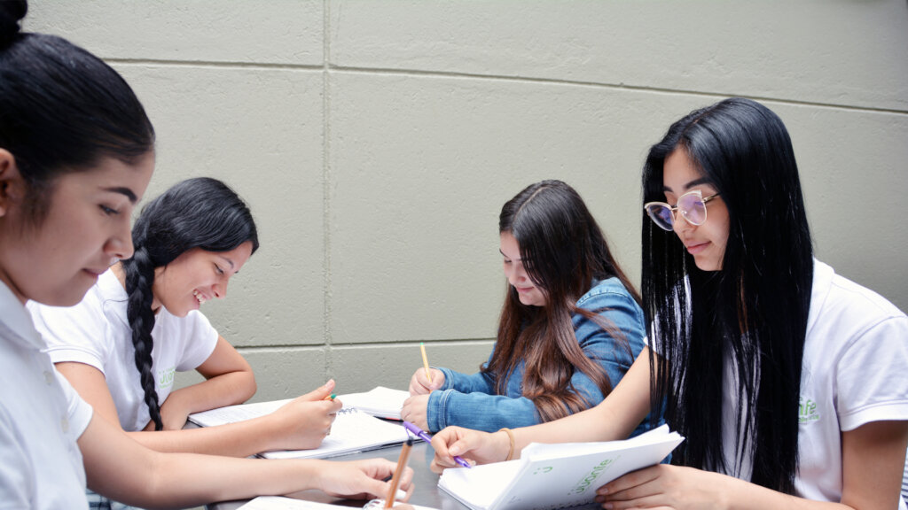 Empowering Lives of Teenage Mothers in Medellin