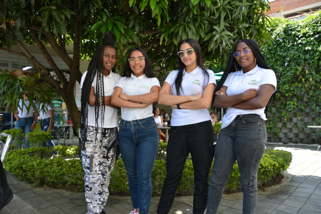 Empowering Lives of Teenage Mothers in Medellin