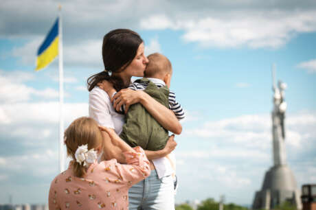 Support Ukrainian children of war