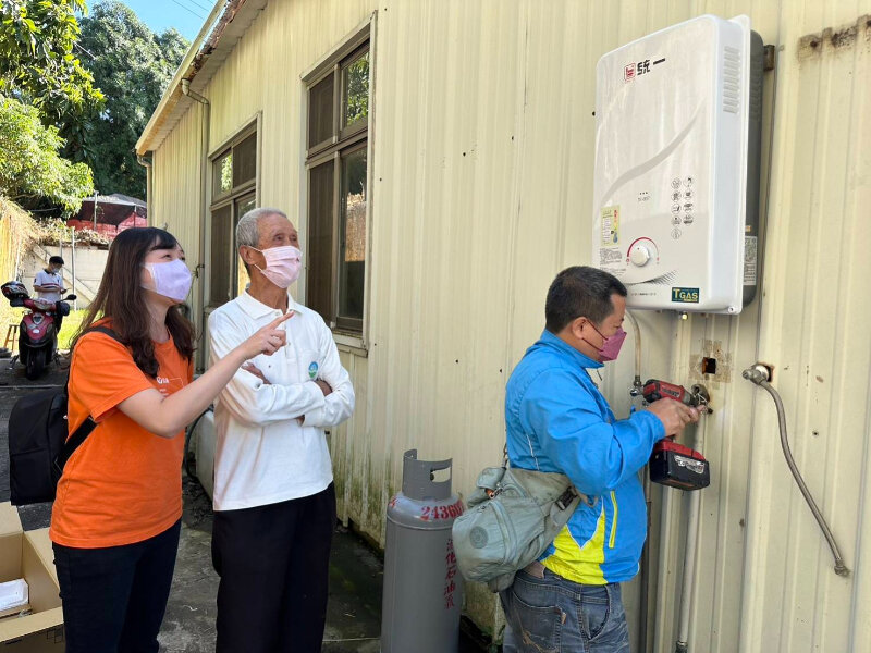 Joyful Aging-Embracing the Beauty of Life Together