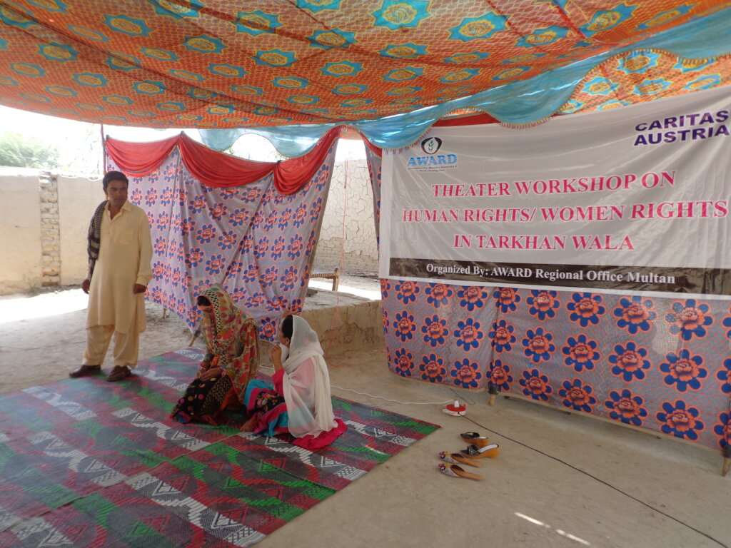 Supporting Human Rights education through theatres