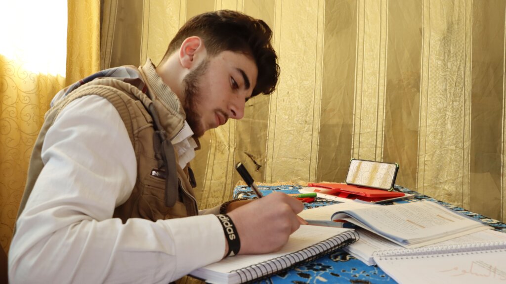 Educate 500 Syrian IDP Students