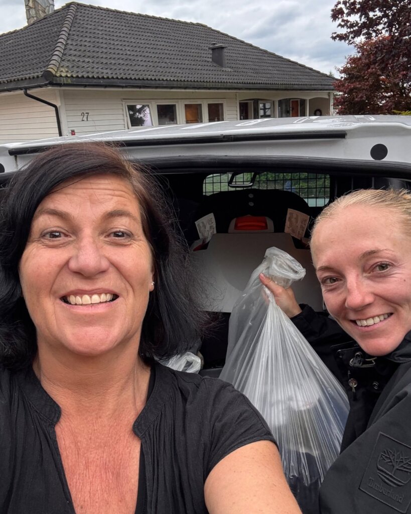 Delivering donations, Ukrainahjelpen, September