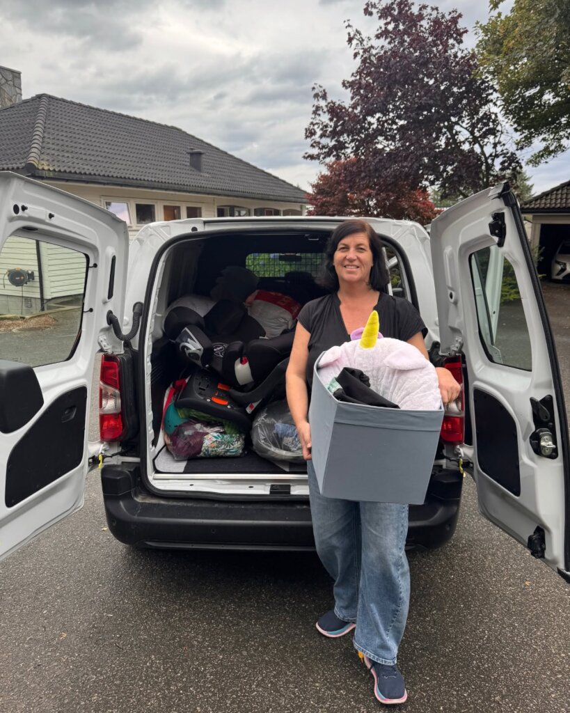 Delivering donations, Ukrainahjelpen, September