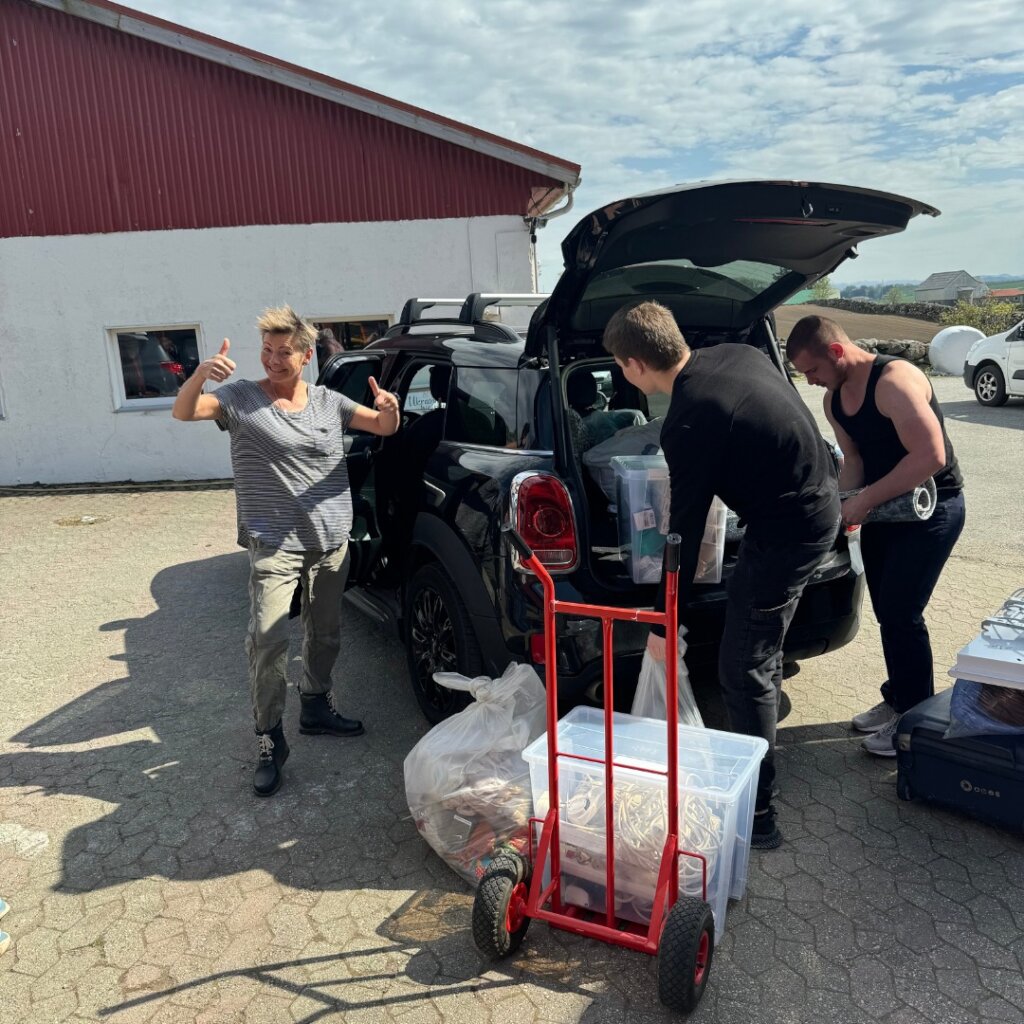 Delivery, Ukrainahjelpen v/ Klippen, May 2024