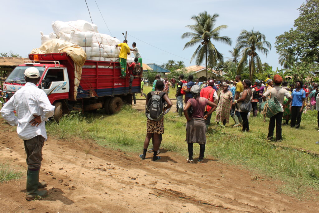 Lifeline in MAHOLE:Clean Water for 8000 Lives.