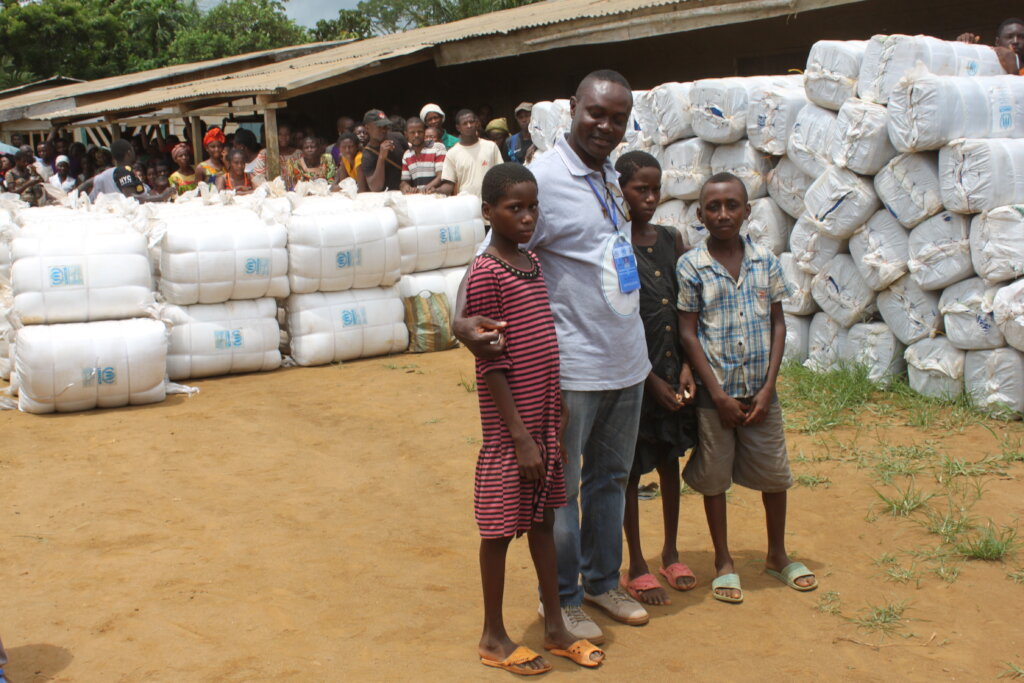 Lifeline in MAHOLE:Clean Water for 8000 Lives.