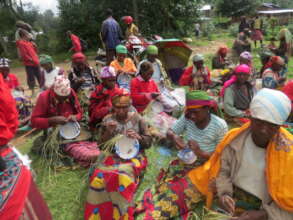 Women learning modern weaving
