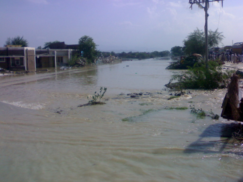Give Health Services to Pakistan Flood Victims