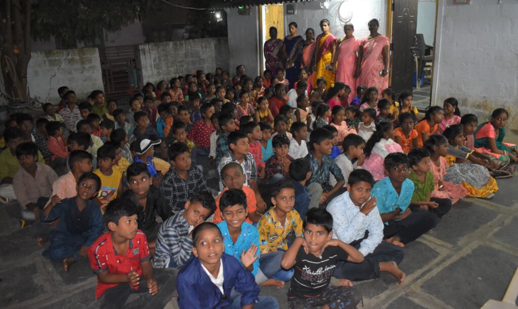 Donate School Benches to a slum school in India