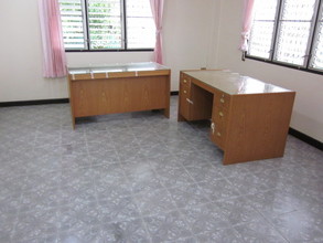 There are only two desks.We need more desks!