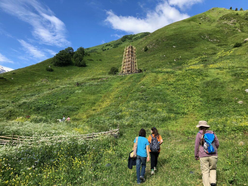 volunteers head up to Tskarauli tower