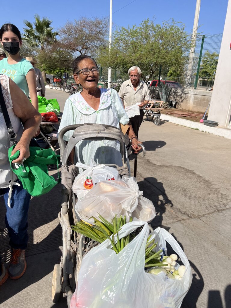 Love Through Food: Support Elderly in Mexico