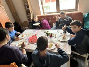 Cake time in a cold day