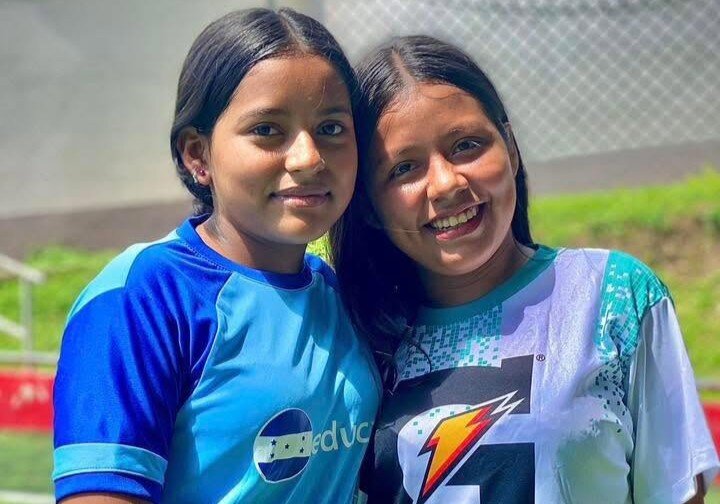 Two girls from our UniDeportes sports programme
