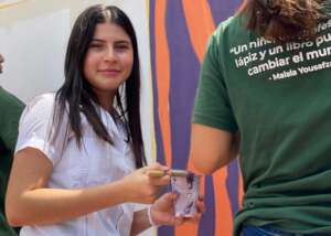 Ana, an 8th grade student and EducArte participant